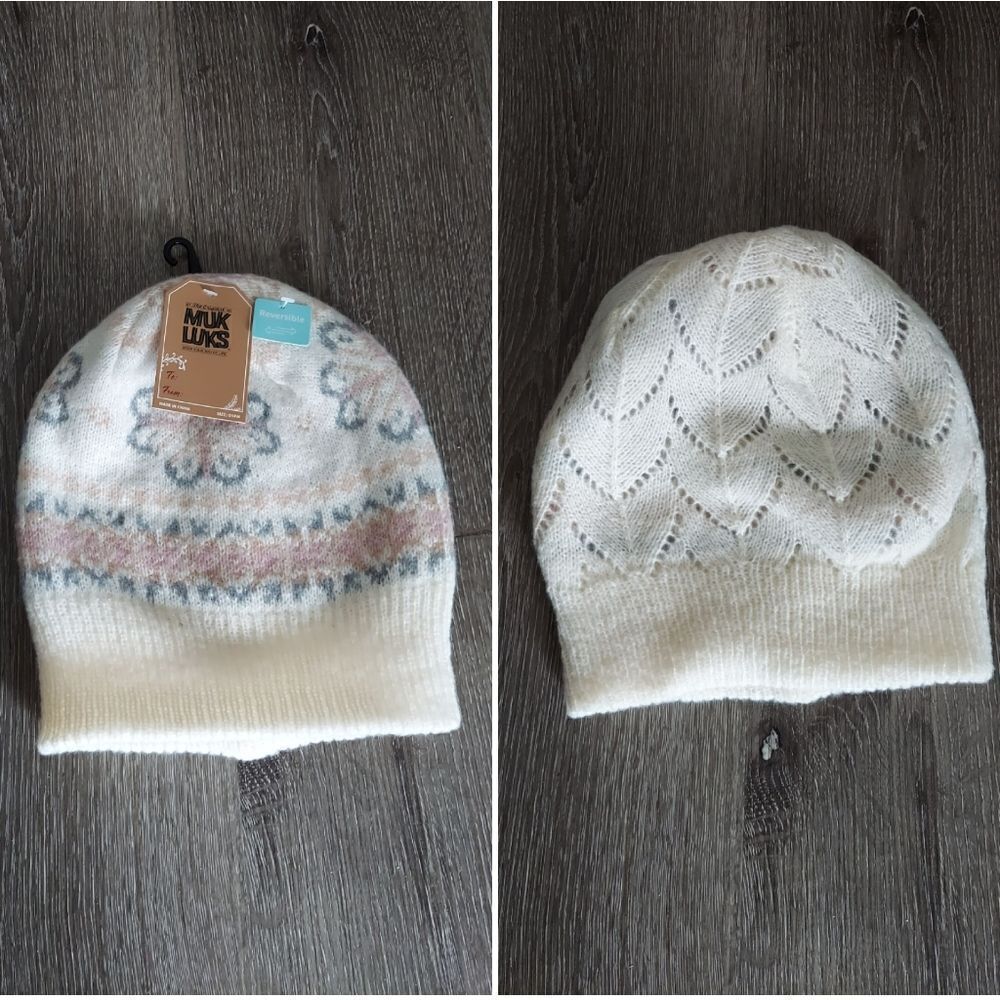 NWT Muk Luks Reversible Knitted Beanie